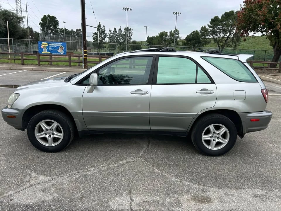 2000 Lexus RX 1st Gen - Image 8 of 12