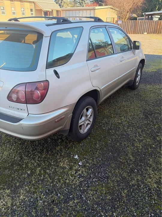 2000 Lexus RX 1st Gen - Image 2 of 6