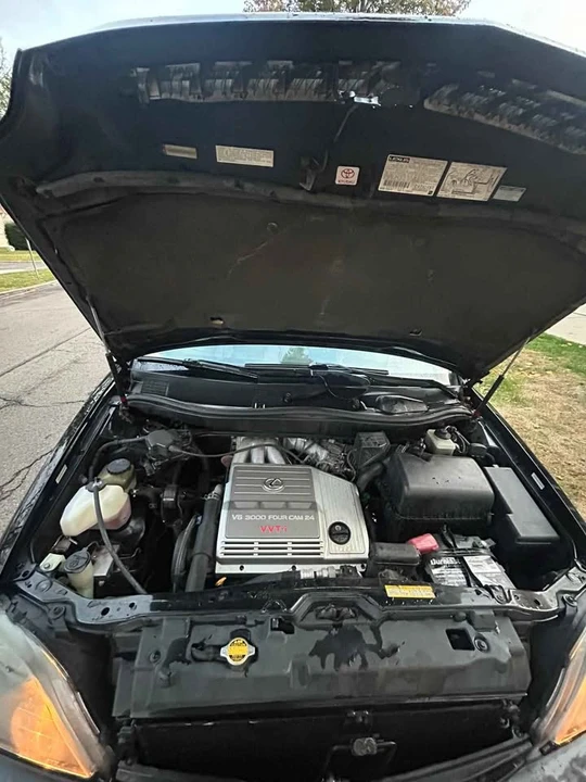 2000 Lexus RX 1st Gen - Image 17 of 18