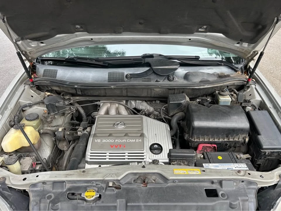 2000 Lexus RX 1st Gen - Image 9 of 12