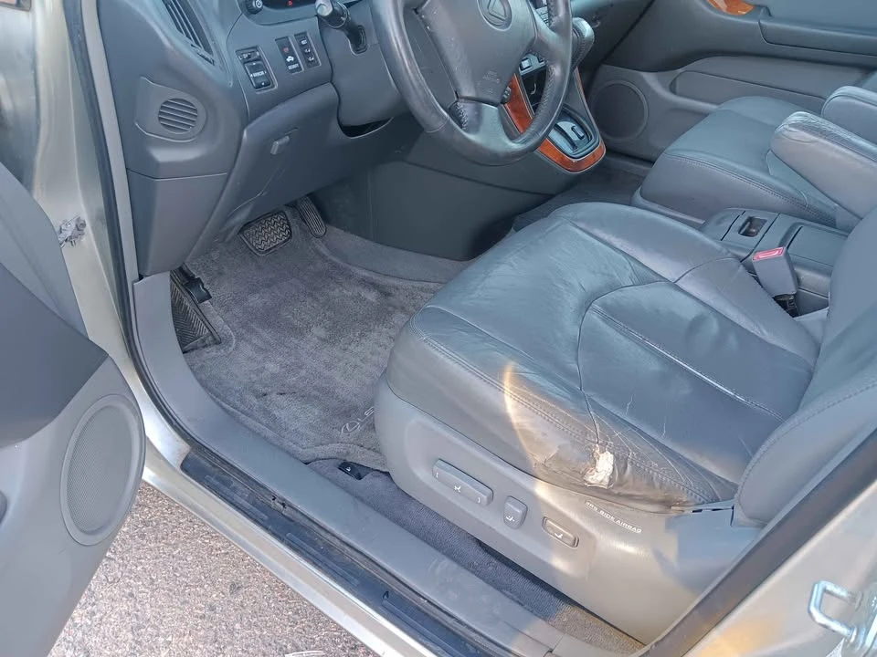 2000 Lexus RX 1st Gen - Image 5 of 12