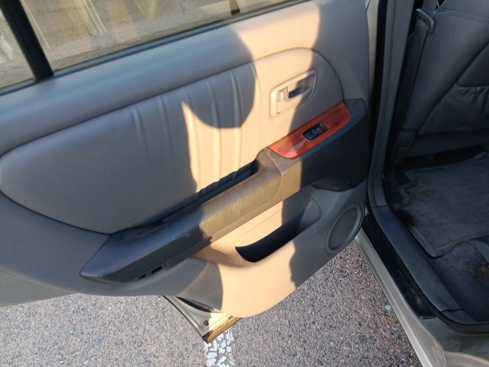 2000 Lexus RX 1st Gen - Image 11 of 12