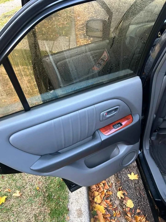 2000 Lexus RX 1st Gen - Image 13 of 18