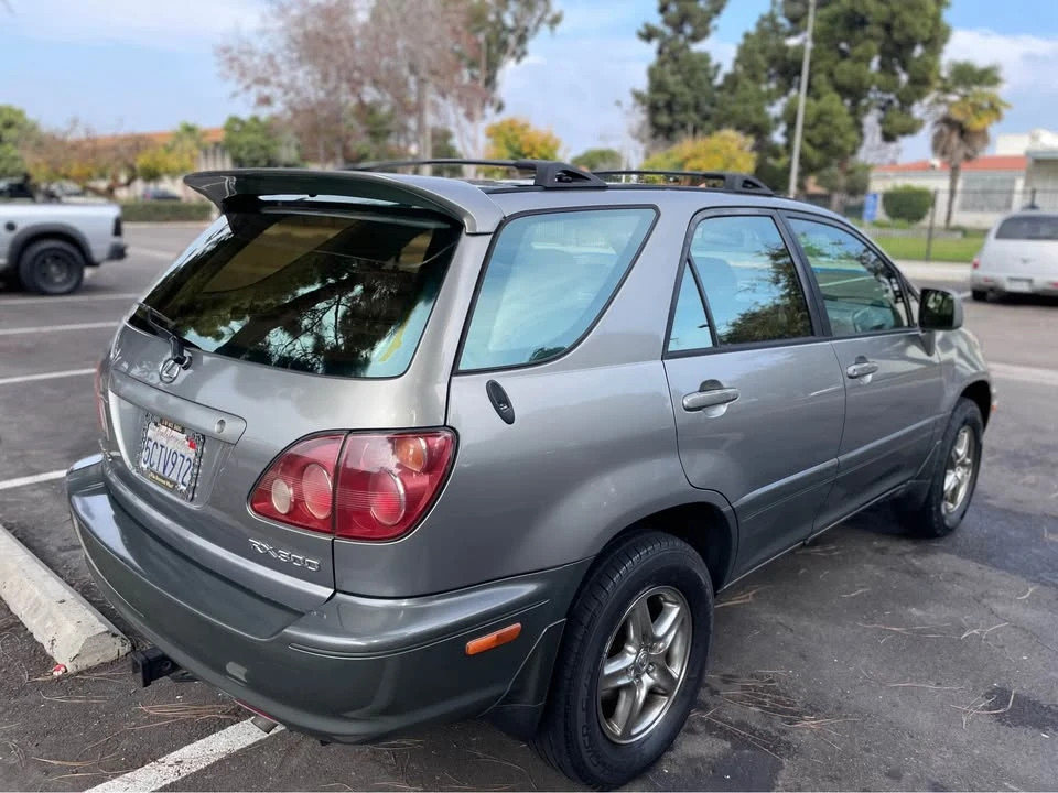 2000 Lexus RX 1st Gen - Image 3 of 16
