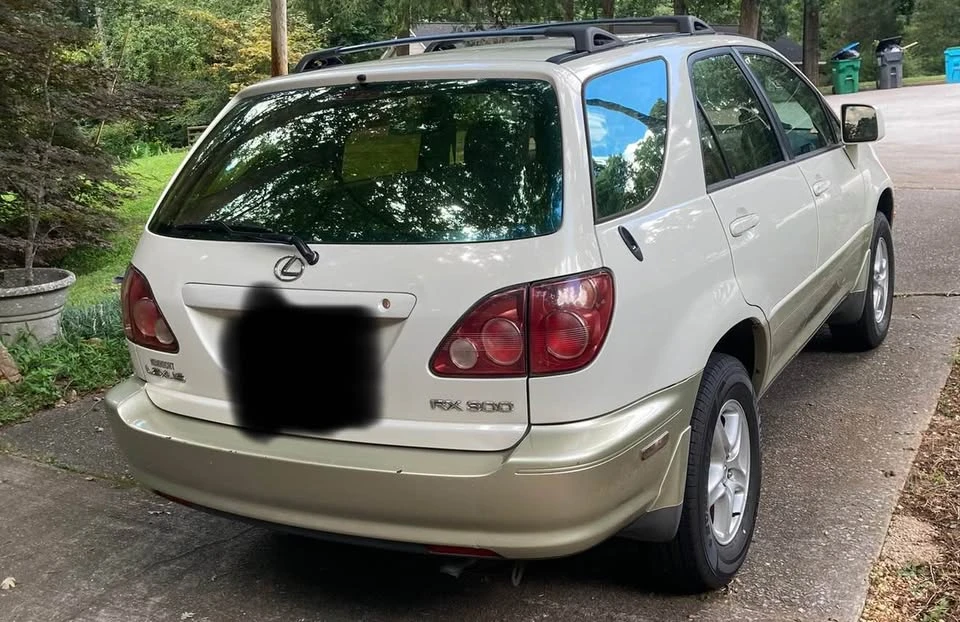 2000 Lexus RX 1st Gen - Image 4 of 4