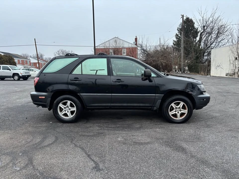 2000 Lexus RX 1st Gen - Image 11 of 13