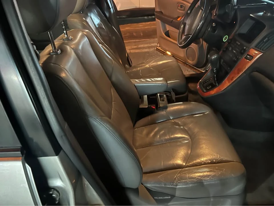 2000 Lexus RX 1st Gen - Image 10 of 11