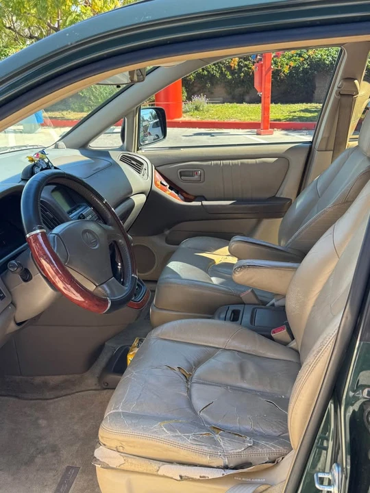 2000 Lexus RX 1st Gen - Image 10 of 16