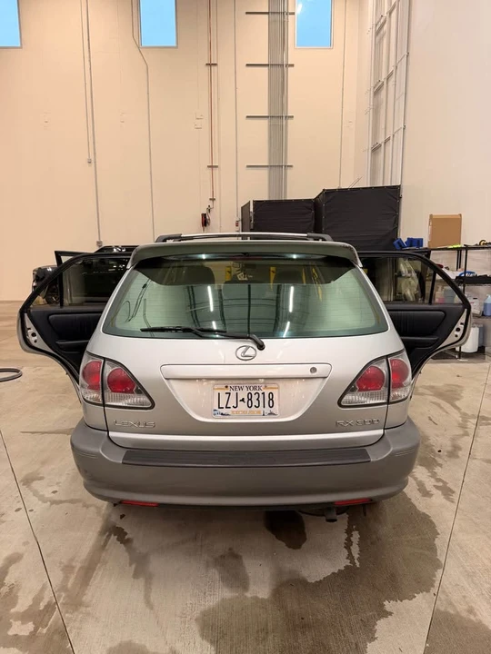 2000 Lexus RX 1st Gen - Image 2 of 19