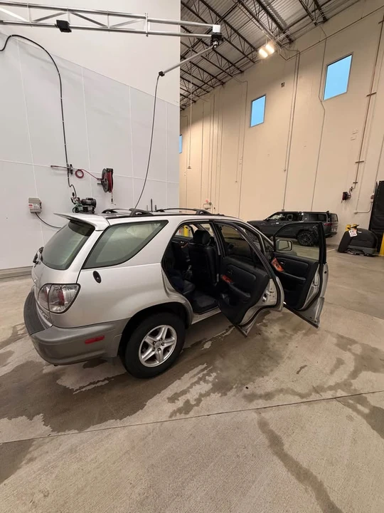 2000 Lexus RX 1st Gen - Image 3 of 19