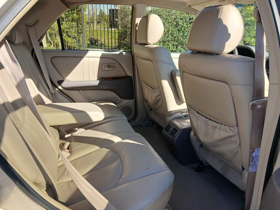 2000 Lexus RX 1st Gen - Image 9 of 16