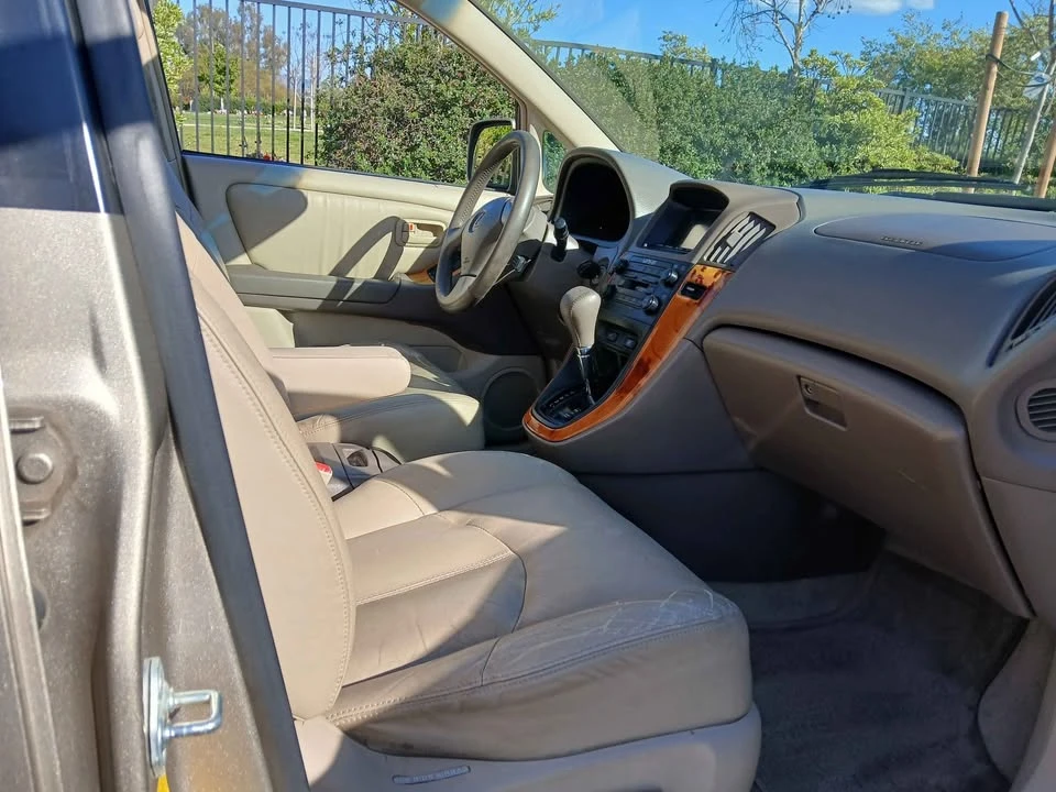 2000 Lexus RX 1st Gen - Image 16 of 16
