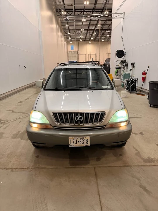2000 Lexus RX 1st Gen - Image 15 of 19