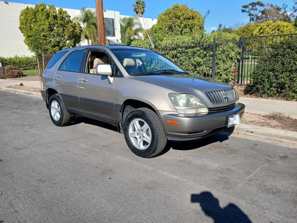 2000 Lexus RX 1st Gen - Image 2 of 16