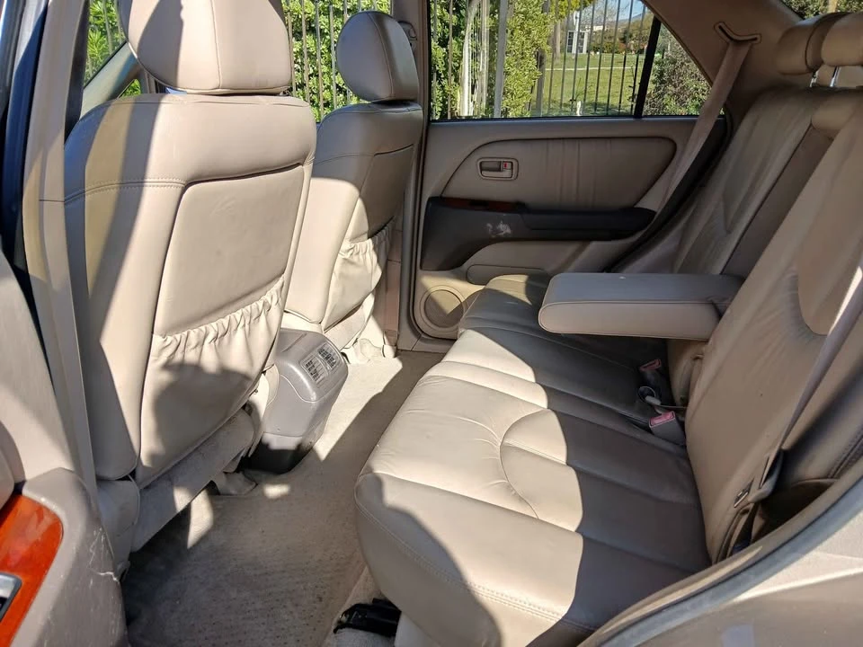 2000 Lexus RX 1st Gen - Image 10 of 16