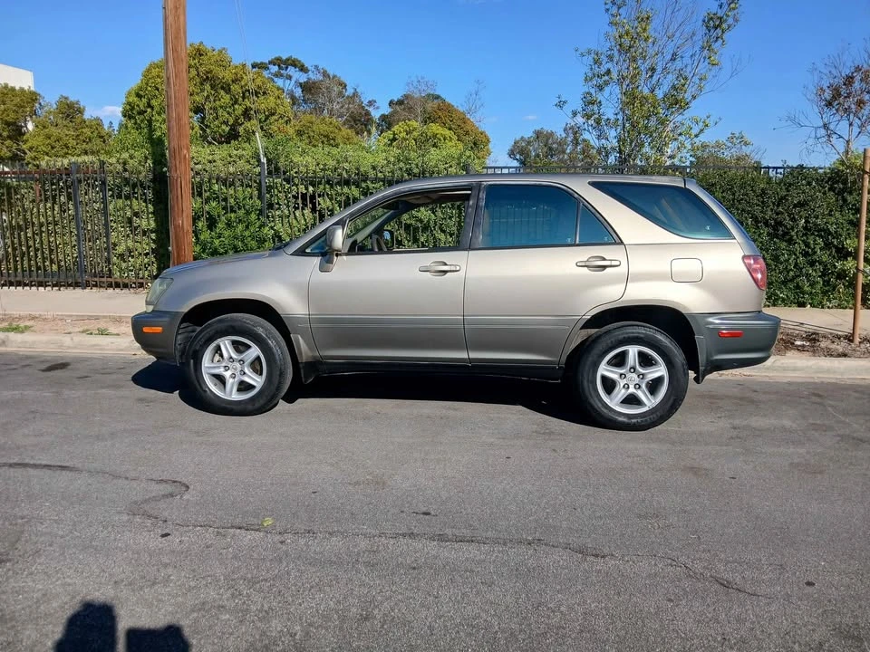 2000 Lexus RX 1st Gen - Image 3 of 16