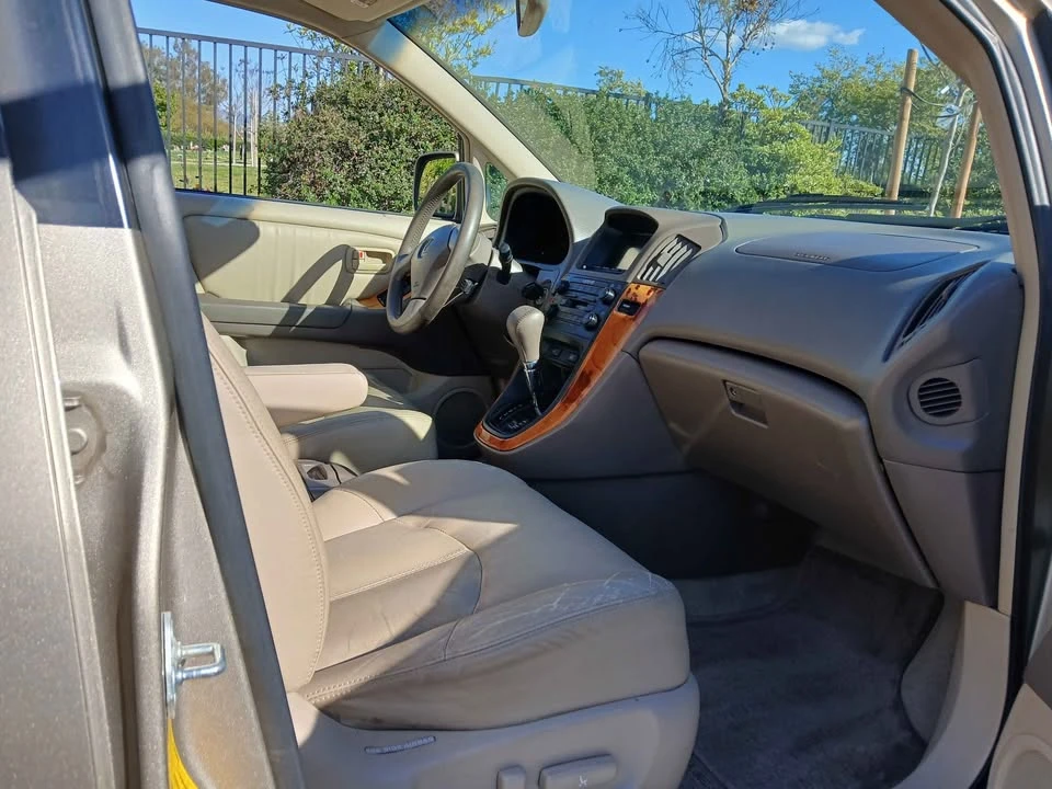 2000 Lexus RX 1st Gen - Image 7 of 16