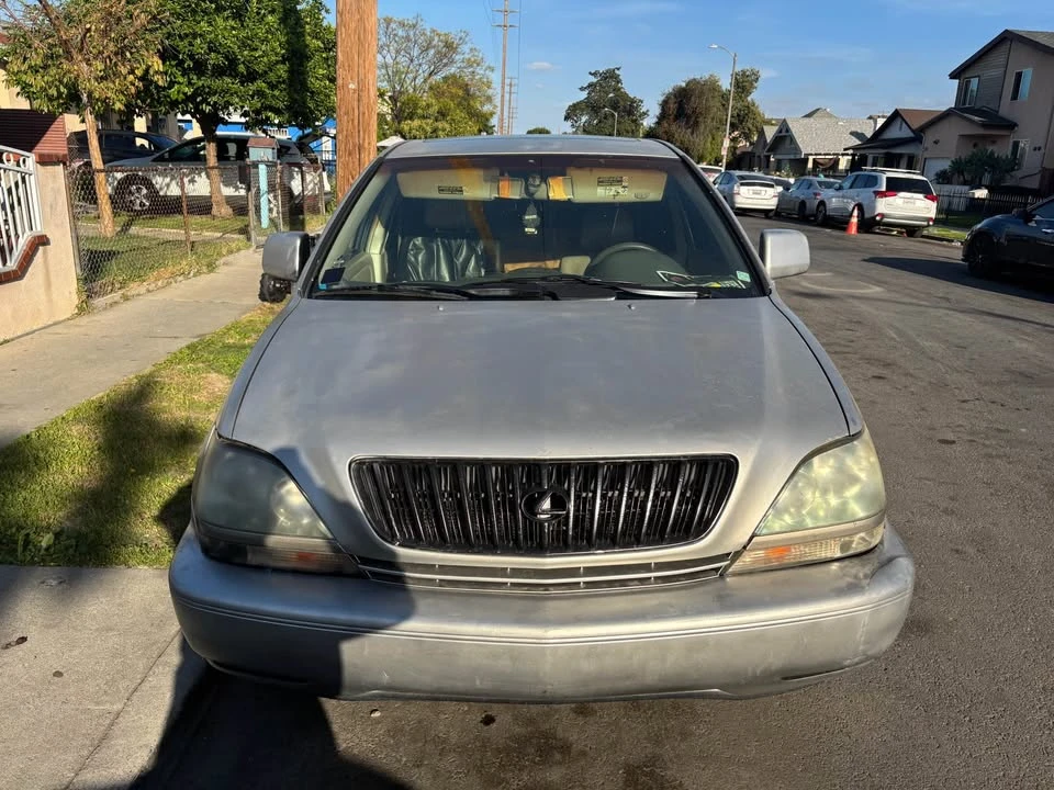 2000 Lexus RX 1st Gen - Image 8 of 9