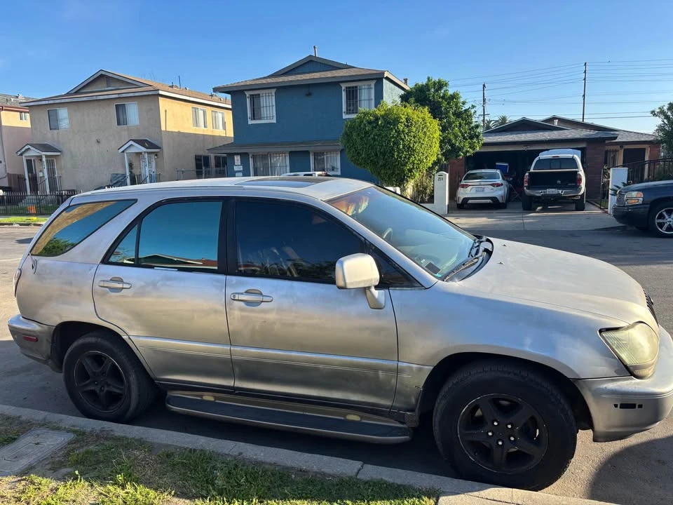 2000 Lexus RX 1st Gen - Image 7 of 9