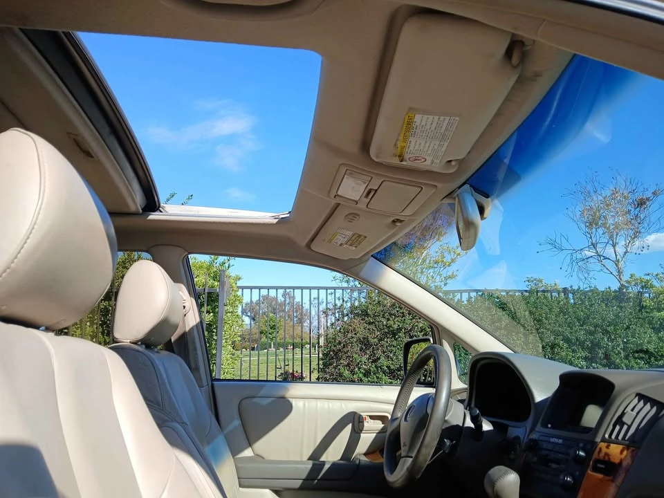 2000 Lexus RX 1st Gen - Image 15 of 16