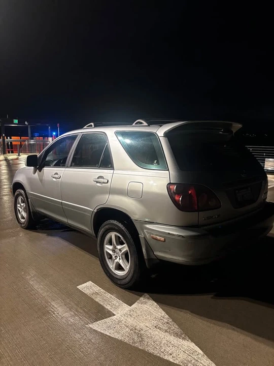 2000 Lexus RX 1st Gen - Image 3 of 13