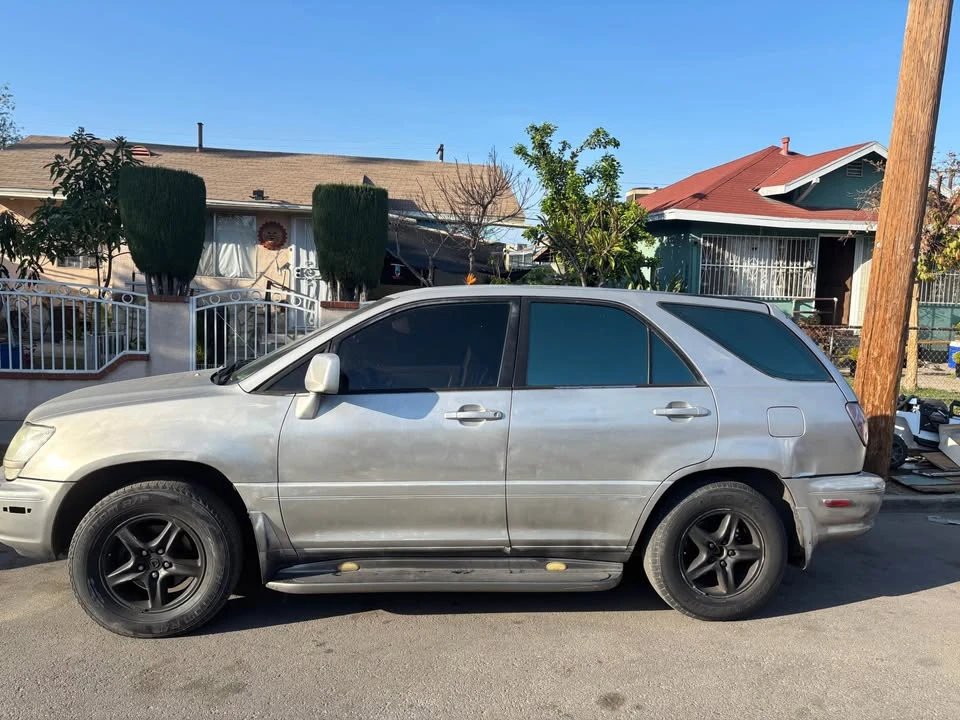 2000 Lexus RX 1st Gen - Image 9 of 9