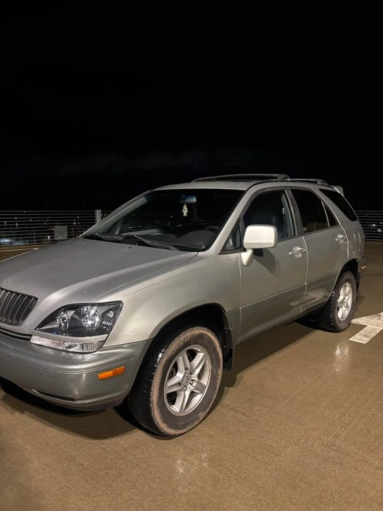 2000 Lexus RX 1st Gen - Image 2 of 13