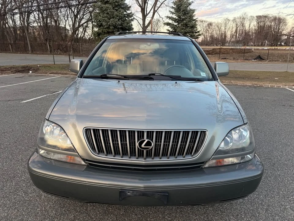 2000 Lexus RX 1st Gen - Image 2 of 11