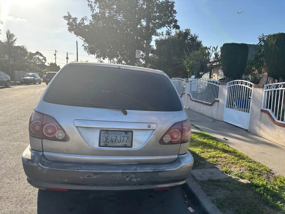 2000 Lexus RX 1st Gen - Image 3 of 9