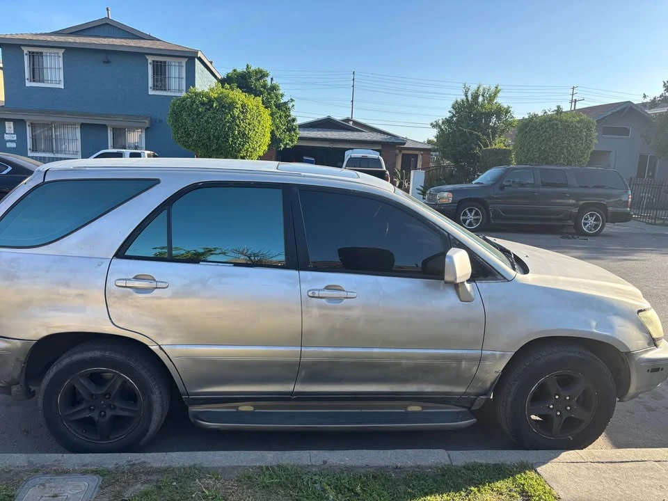 2000 Lexus RX 1st Gen - Image 5 of 9
