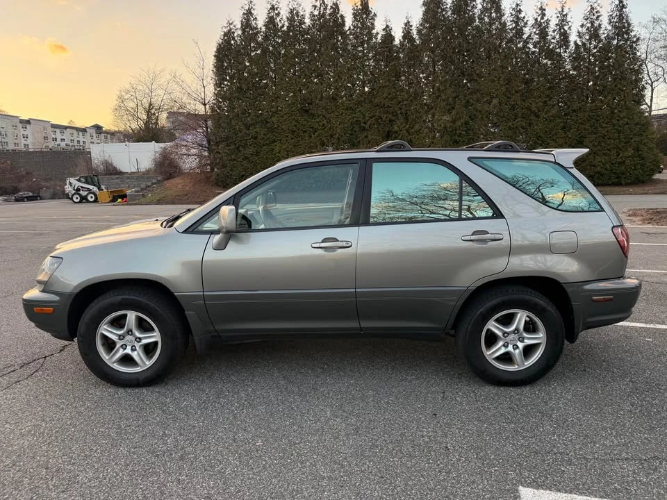2000 Lexus RX 1st Gen - Image 5 of 12