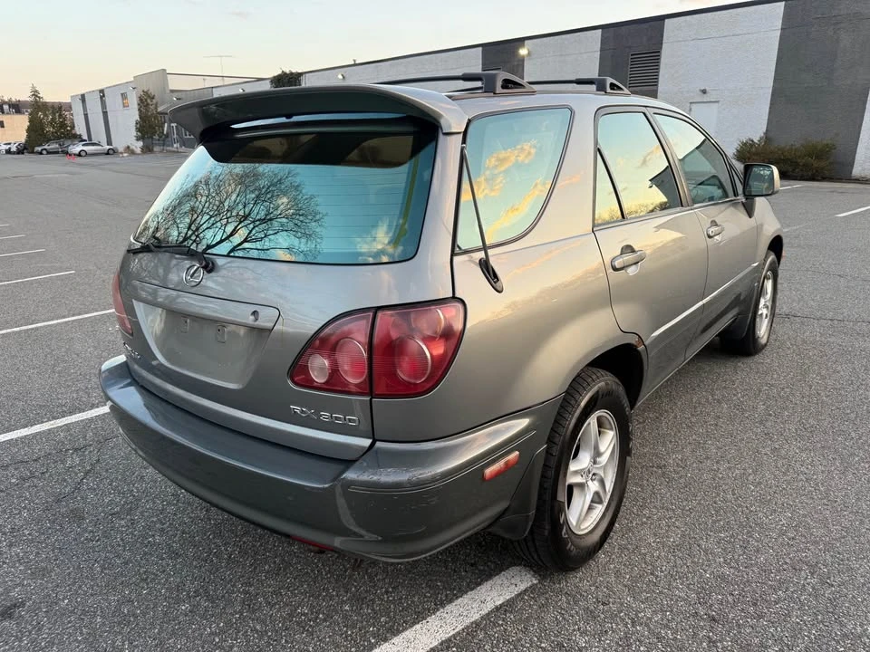 2000 Lexus RX 1st Gen - Image 8 of 12