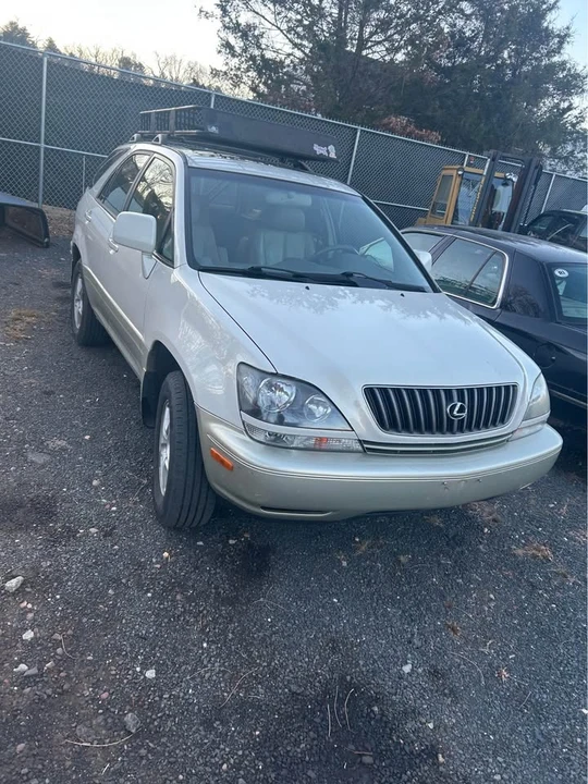 2000 Lexus RX 1st Gen - Image 3 of 5