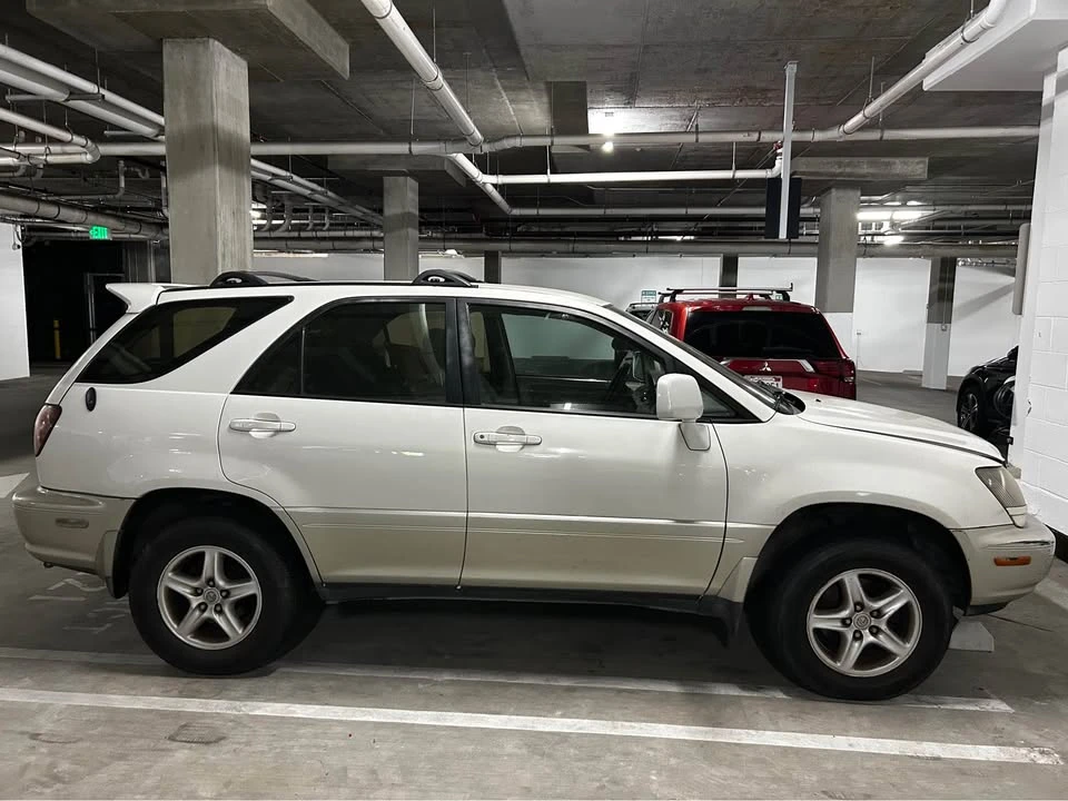 2000 Lexus RX 1st Gen - Image 2 of 12