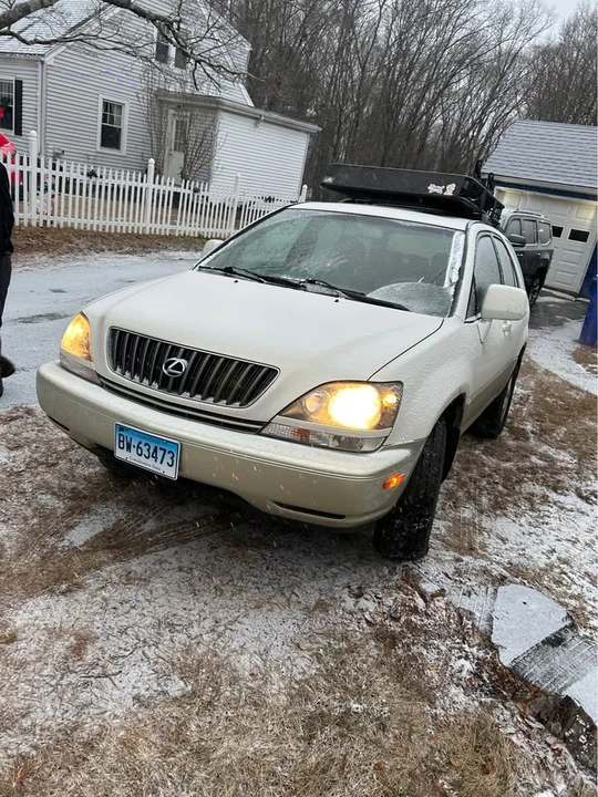 2000 Lexus RX 1st Gen - Image 2 of 5