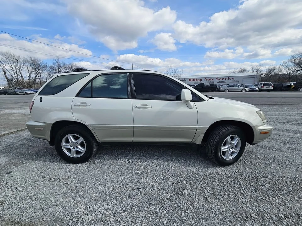 2000 Lexus RX 1st Gen - Image 2 of 10
