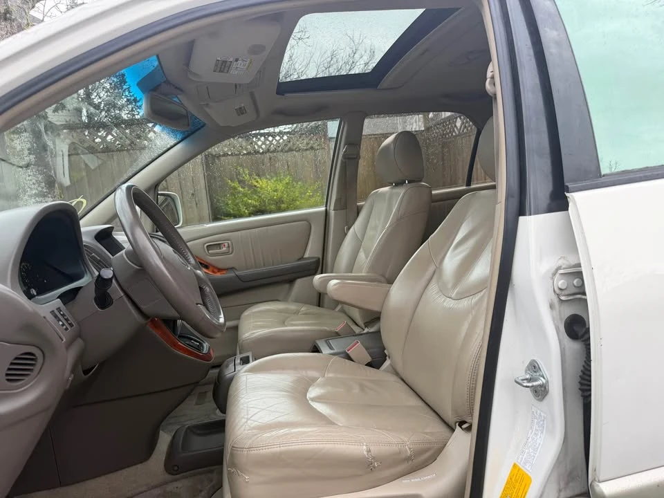 2000 Lexus RX 1st Gen - Image 10 of 10