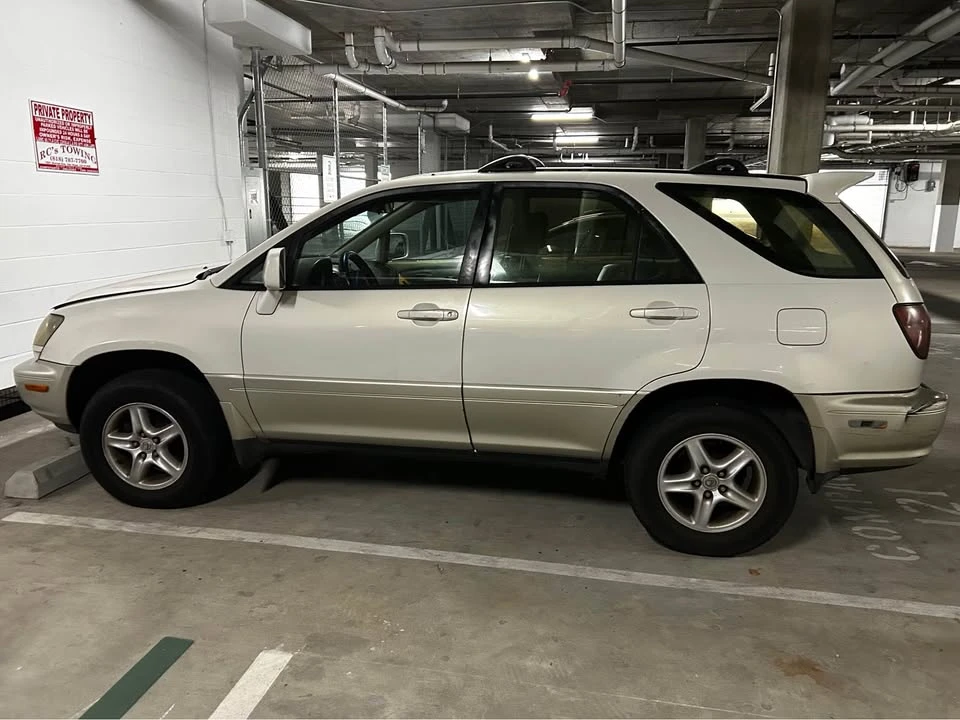 2000 Lexus RX 1st Gen - Image 6 of 12