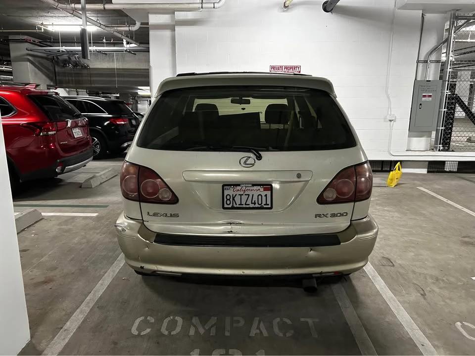 2000 Lexus RX 1st Gen - Image 4 of 12