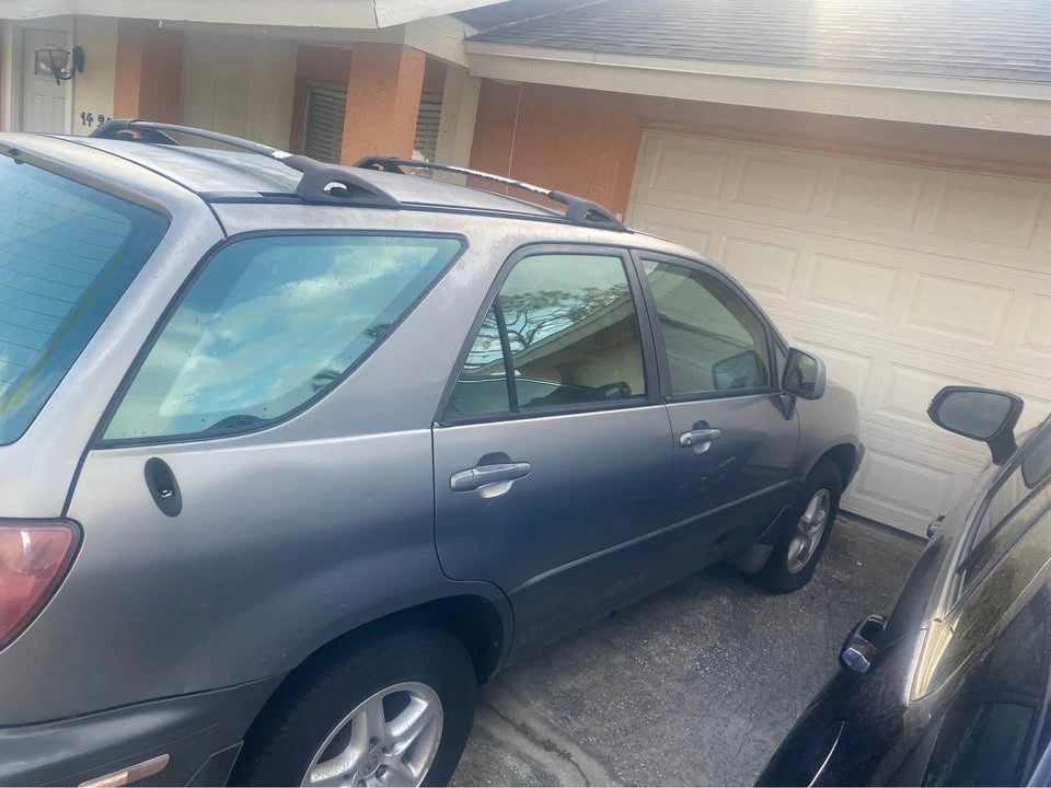 2000 Lexus RX 1st Gen - Image 2 of 9