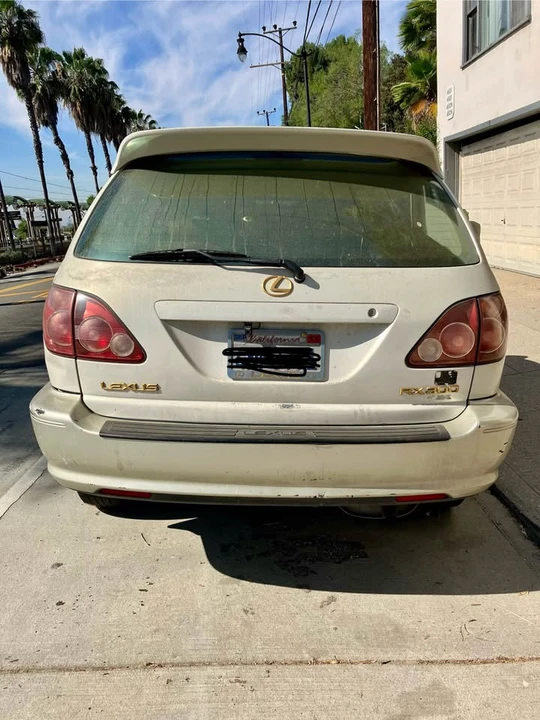 2000 Lexus RX 1st Gen - Image 4 of 16