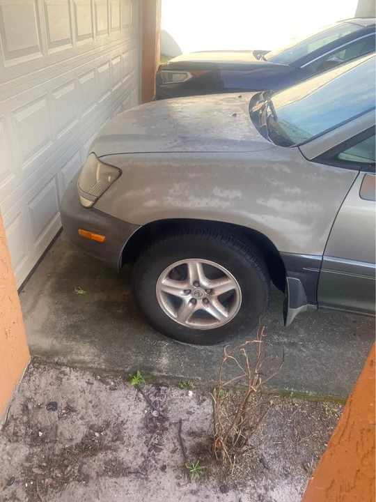 2000 Lexus RX 1st Gen - Image 9 of 9