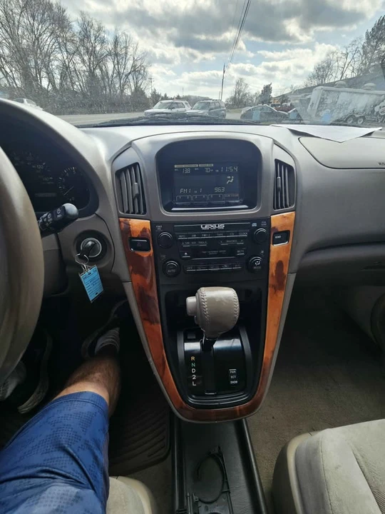 2000 Lexus RX 1st Gen - Image 10 of 10