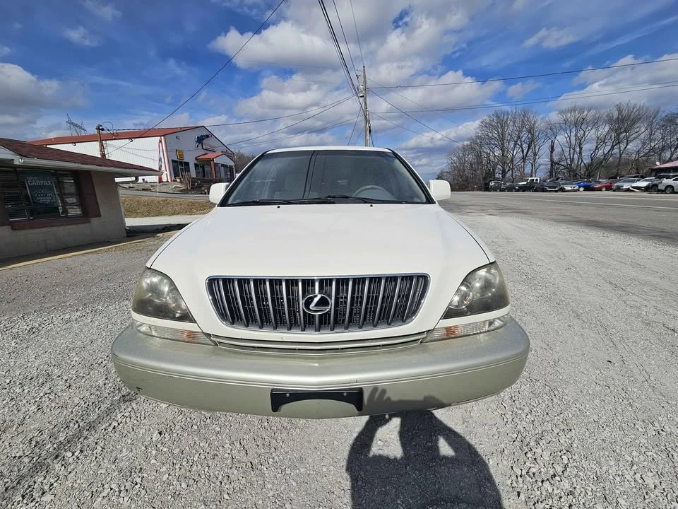 2000 Lexus RX 1st Gen - Image 4 of 10
