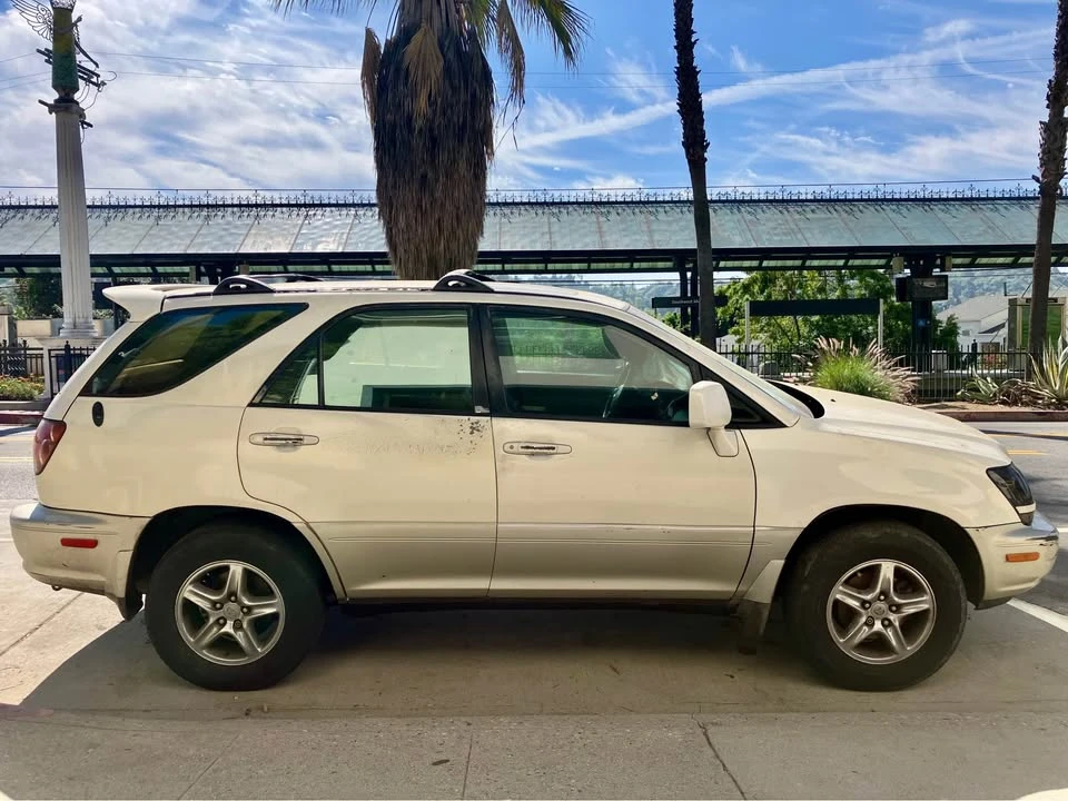 2000 Lexus RX 1st Gen - Image 7 of 16