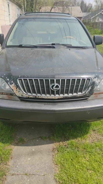 2000 Lexus RX 1st Gen - Image 2 of 3