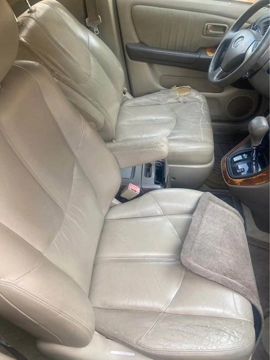2000 Lexus RX 1st Gen - Image 5 of 9