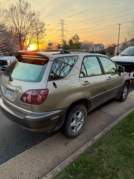 2000 Lexus RX 1st Gen - Image 6 of 11