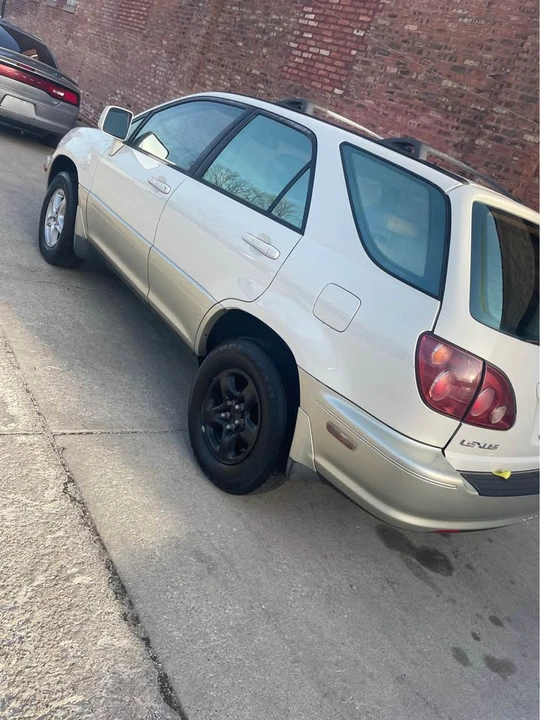 2000 Lexus RX 1st Gen - Image 4 of 6
