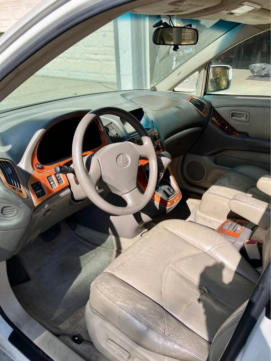 2000 Lexus RX 1st Gen - Image 10 of 16